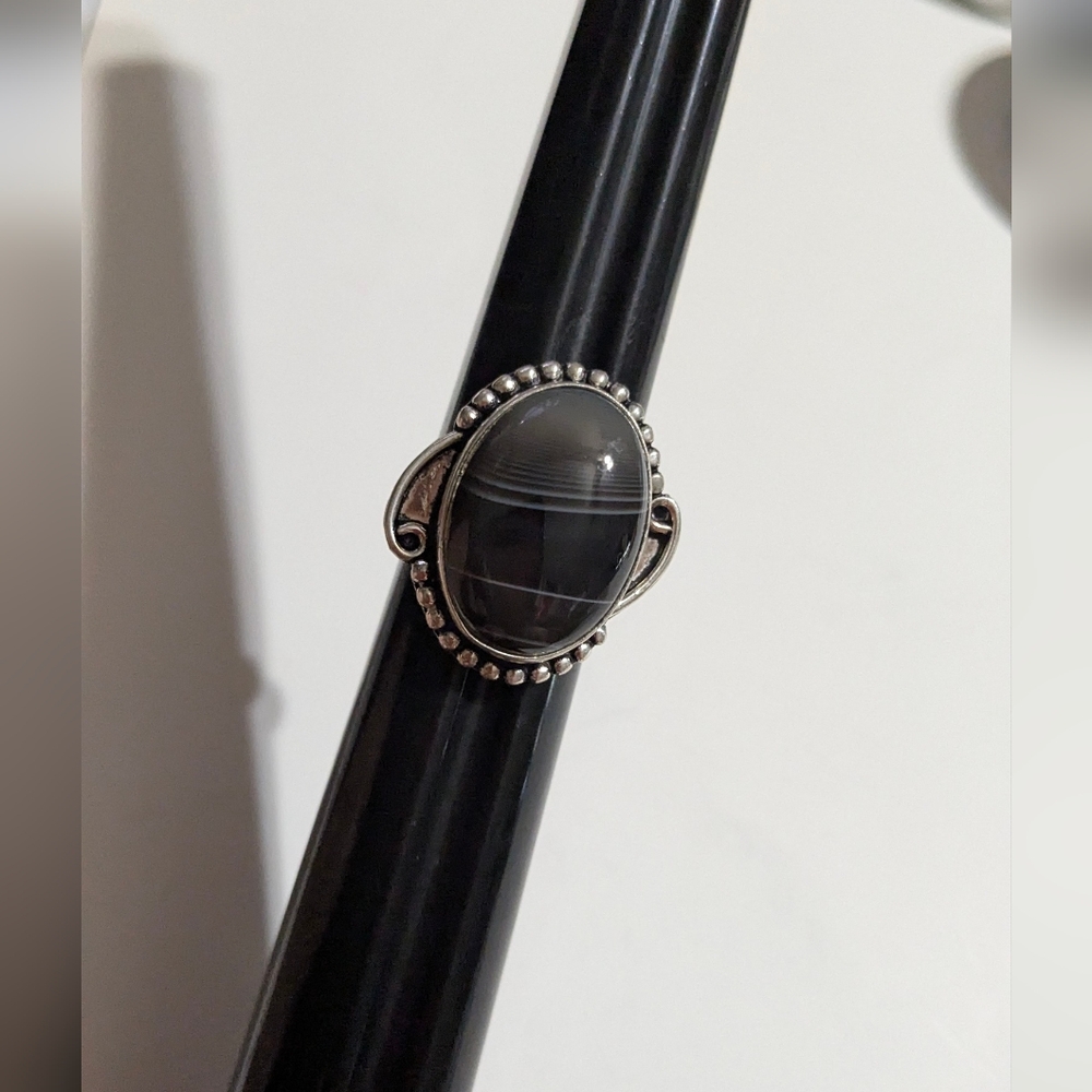 Handcrafted Banded Botswana Oval Ring (8) - Picture 5 of 15